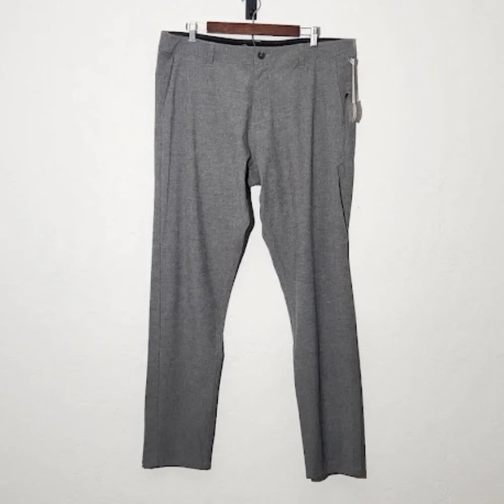 Vuori Men's Aim Pants in size 36